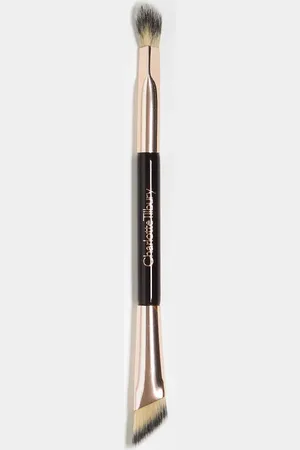 Charlotte Tilbury Brocha de maquillaje en ángulo Supernudes Shapewear de