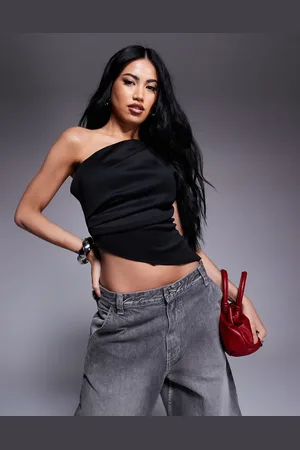 ASOS Top asimétrico fruncido con bajo de crepé de