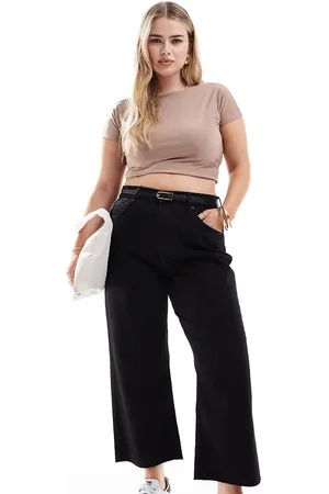 ASOS Vaqueros capri negro puro de pernera recta de ASOS DESIGN Curve