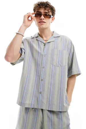 COLLUSION Camisa playera a rayas de manga corta con cuello de solapas de tejido liso de (parte de un conjunto)