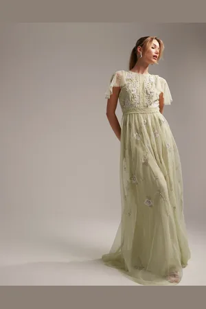 ASOS Vestido de dama de honor largo con mangas acampanadas, diseño adornado con perlas y bordado floral de