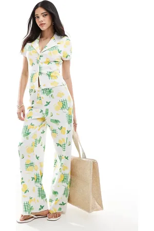 ASOS Pantalones de pernera ancha y estilo bóxer con estampado de limonada de punto gofrado de (parte de un conjunto)