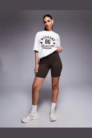 ASOS Leggings cortos marrón con estampado gráfico de corazón de Weekend Collective (parte de un conjunto)