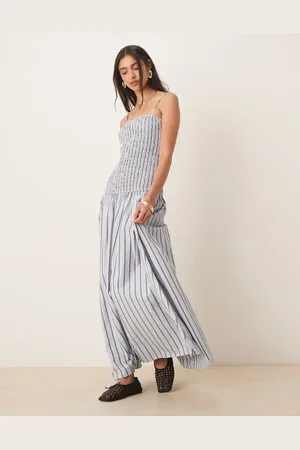 Glamorous Vestido largo blanco a rayas gris carbón fruncido con cintura baja de