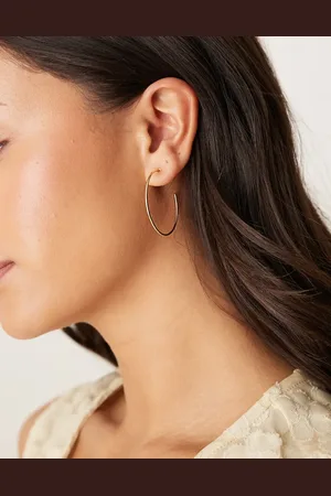 DesignB London Pendientes de aro dorados con diseño fino de