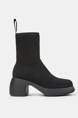 Camper Botas negras de tacón de