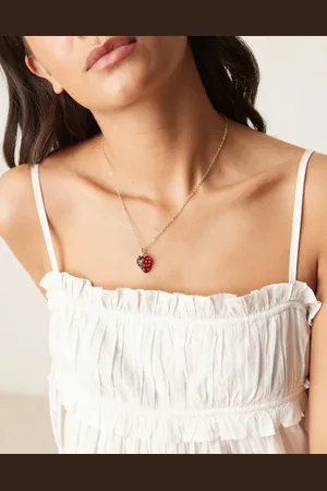 DesignB London Collar con colgante de fresa de