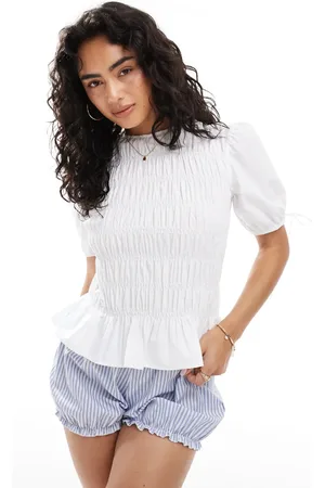 ASOS Top con mangas abullonadas y detalle fruncido de