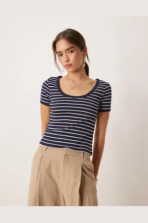 MANGO Camiseta corta a rayas con diseño encogido y cuello redondo de