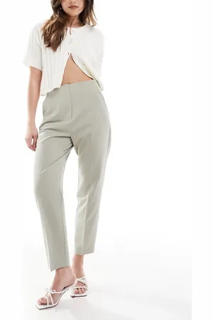 Miss Selfridge Pantalones caquis de corte cigarette Essentials de -Negro