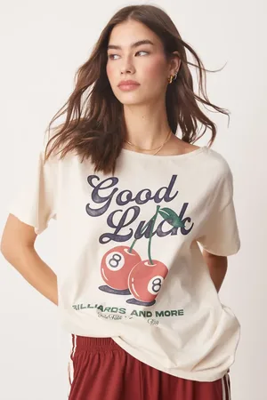 Hollister Camiseta blanca con cuello barco y estampado de cereza y texto "Luck" de -Blanco