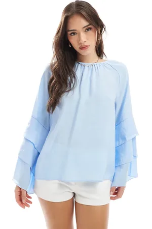 ASOS Top con mangas acampanadas de tejido suave de