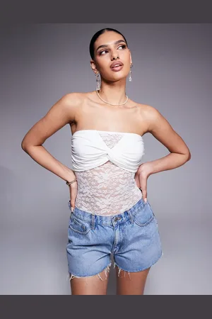 ASOS Body con escote palabra de honor y detalle retorcido de encaje de