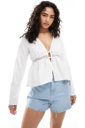 Miss Selfridge Top con lazada delantera de tejido efecto rugoso de