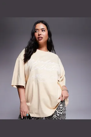 ASOS Camiseta amarillo crema extragrande con logo garabateado de Weekend Collective Curve