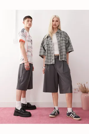 COLLUSION Pantalones cortos de sastre grises de corte alargado de Unisex