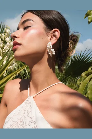 ASOS Pendientes de aro gruesos con fragmentos de piedras sintéticas de -Blanco