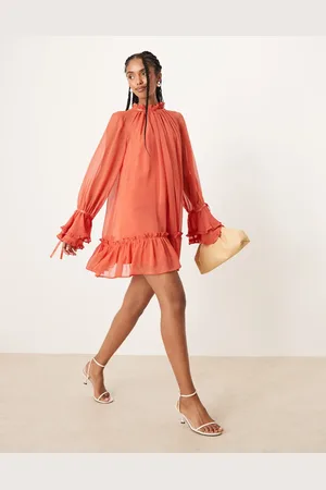 ASOS Vestido corto naranja tostado de corte amplio con volantes escalonados en los puños y lazos de satén de