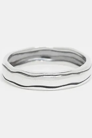 ASOS Anillo de banda con diseño efecto fundido de plata de ley de