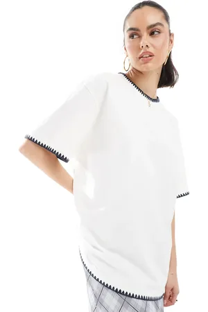 ASOS Camiseta blanca extragrande con ribetes ondulados de tejido flameado de