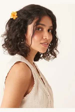 Sui Ava Pinza para el cabello pequeña amarilla con diseño de flor de plumeria de