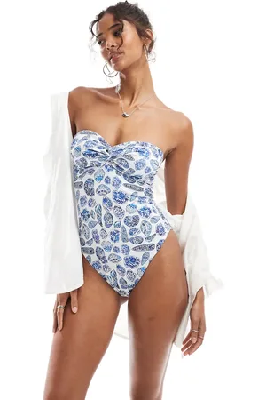 ASOS Bañador con estampado de conchas y escote palabra de honor Shelly de -Azul