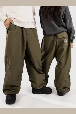 BEYOND Park Pantalones verde