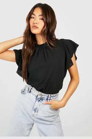Boohoo Blusa De Tela Con Volantes En Las Mangas Y El Cuello
