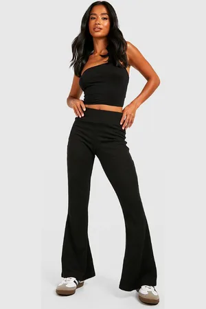 Boohoo Pantalón De Campana Petite De Canalé Fruncido Con Cintura Elástica