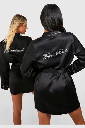 Boohoo Bata De Raso Con Estampado Team Bride