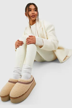 Boohoo Sandalias Mule Con Plataforma Y Bordado De Borreguito