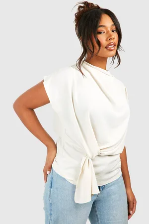 Boohoo Blusa Plus Con Escote Plisado Y Nudo