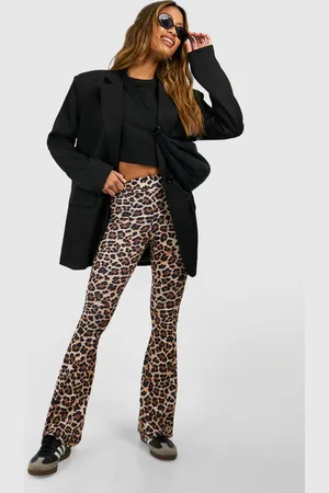Boohoo Pantalón De Campana Básico De Tiro Alto Con Estampado De Leopardo