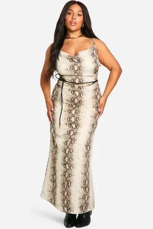 Boohoo Vestido Plus Maxi De Chifón Plisado Con Estampado De Serpiente