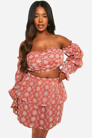 Boohoo Minifalda Plus De Bordado Inglés Escalonada Con Volante