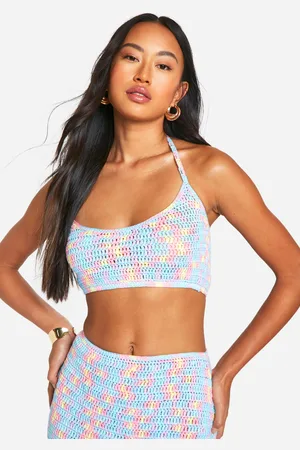 Boohoo Top Crop De Croché Con Escote Halter Y Estampado De Arcoíris