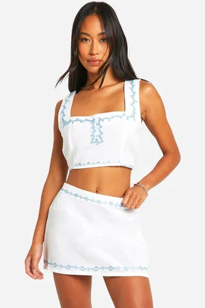 Boohoo Conjunto De Minifalda Y Top Crop De Lino Con Bordado