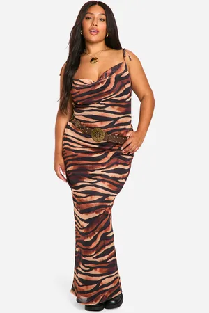 Boohoo Vestido Plus Maxi Con Escote Plisado Y Estampado De Cebra