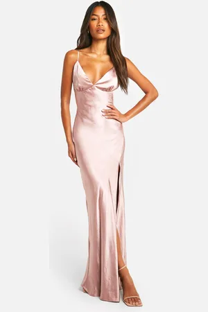 Boohoo Vestido Maxi Para Dama De Honor De Raso Con Tirantes