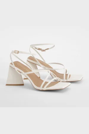 Boohoo Sandalias De Tacón Acampanado De Charol Con Tiras Cruzadas