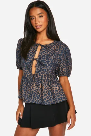 Boohoo Blusa Petite De Leopardo Con Atadura Frontal