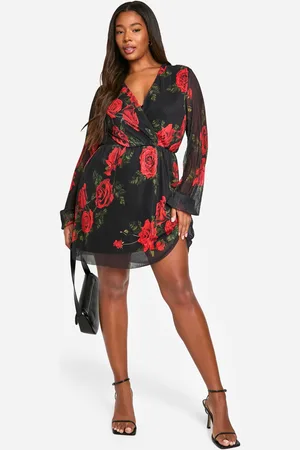 Boohoo Vestido Plus Skater Plisado Con Estampado De Rosas