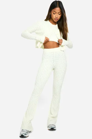 Boohoo Conjunto De 3 Piezas De Pantalón De Campana, Top Crop Y Cárdigan De Punto En Ochos Suave