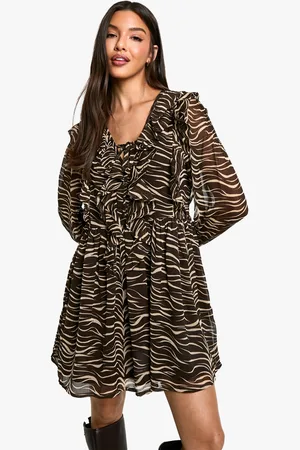 Boohoo Vestido Holgado Con Volante Y Estampado De Cebra