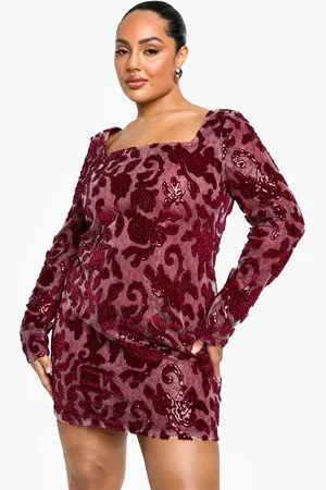 Boohoo Vestido Plus Ajustado Con Damasco Y Escote Cuadrado