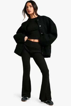 Boohoo Pantalón De Campana Petite De Canalé Fruncido Con Cintura Elástica