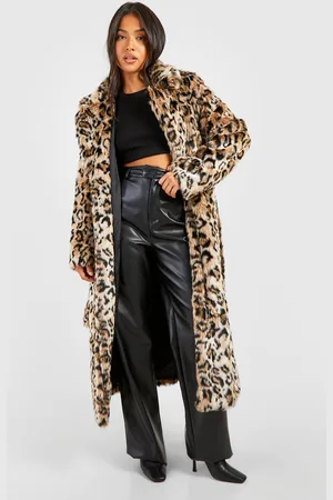 Boohoo Abrigo Petite Maxi De Leopardo Con Cinturón Y Pelo Sintético