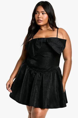 Boohoo Vestido Plus Skater De Tirantes Con Lazo