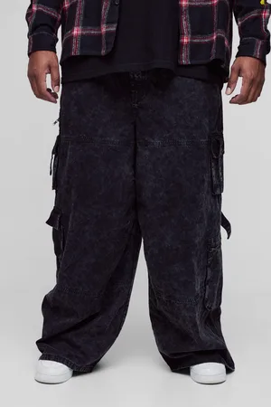 Boohoo Pantalón Plus Cargo Holgado De Sarga Con Desteñido Plisado Y Multibolsillos