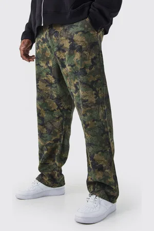 Boohoo Pantalón Plus Cargo Recto Con Multibolsillos Y Estampado Bandana De Camuflaje